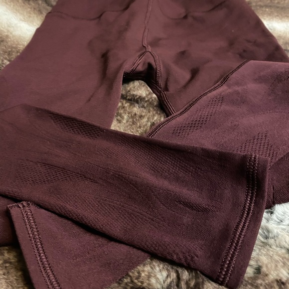 LULULEMON REVEAL LEGGING